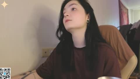 Snapshot of luna_moon13 chatting on 05.27.26 Luna online show from 05.27.26