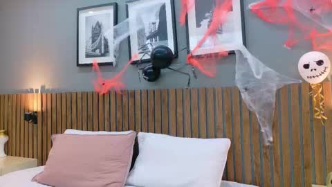 LUNA  online show from 10.22.25