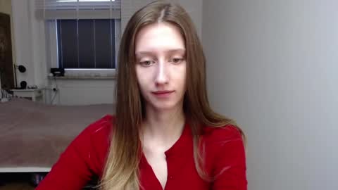 L U N A  online show from 04.08.26