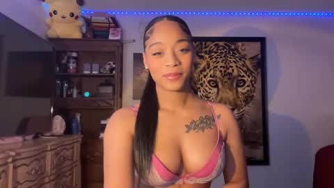 lunaa_11 online show from 02.28.25