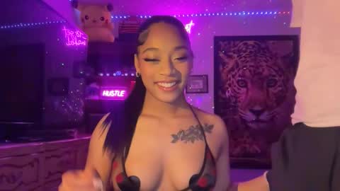 lunaa_11 online show from 05.12.26