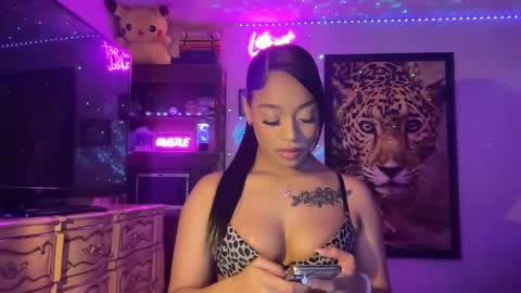 lunaa_11 online show from 05.22.26