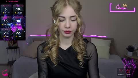 Snapshot of lunabelli chatting on 04.27.26 LunaBelli online show from 04.27.26