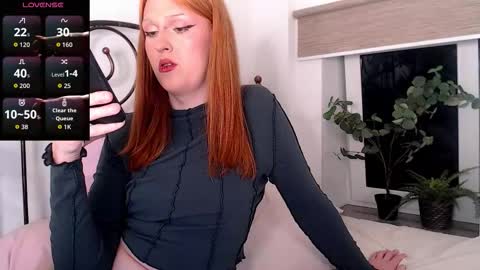 Luna give me a thumbs up please online show from 02.01.26