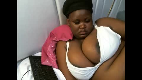 lunabloom01 online show from 11.16.25