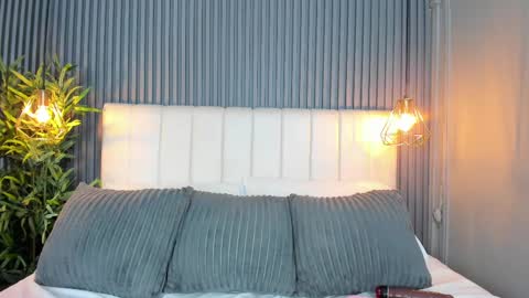 Luna  online show from 10.08.25