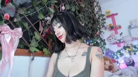 Snapshot of lunacristal_moon chatting on 12.12.24 lunacristal_moon online show from 12.12.24