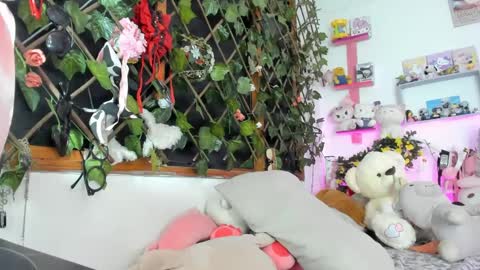 Snapshot of lunacristal_moon chatting on 02.14.25 lunacristal_moon online show from 02.14.25