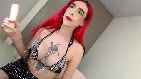 Snapshot of lunahot05xxx chatting on 12.20.24 LUNA online show from 12.20.24