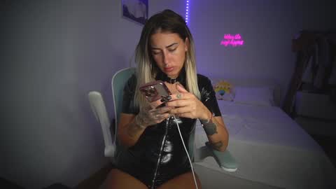 Laura online show from 10.10.25