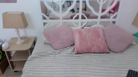 Luna Lasman  online show from 12.12.24