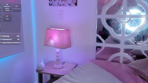 Luna Lasman  online show from 01.17.25