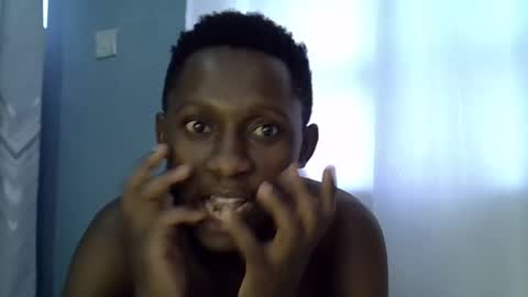 lunalove22_ online show from 11.22.25