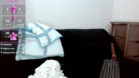 Snapshot of lunalovedoll_ chatting on 12.27.24 Luna online show from 12.27.24