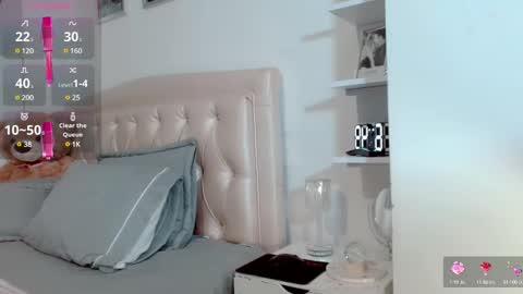 Snapshot of lunalovedoll_ chatting on 03.08.25 Luna online show from 03.08.25