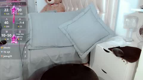 Snapshot of lunalovedoll_ chatting on 03.12.25 Luna online show from 03.12.25