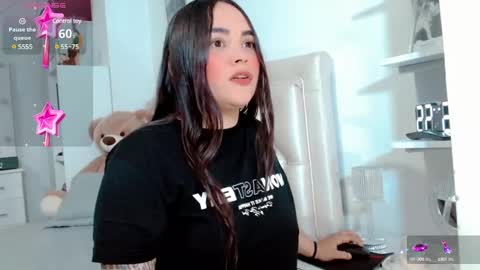 Snapshot of lunalovedoll_ chatting on 03.12.25 Luna online show from 03.12.25