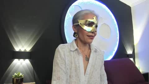 lunamisteriosa_ online show from 11.26.25