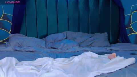 Snapshot of lunamistyc chatting on 10.12.25 Luna online show from 10.12.25