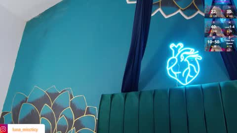 Snapshot of lunamistyc chatting on 10.25.25 Luna online show from 10.25.25