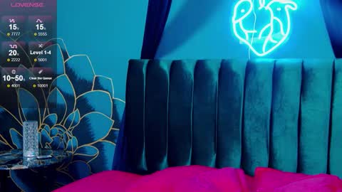 Snapshot of lunamistyc chatting on 11.20.25 Luna online show from 11.20.25