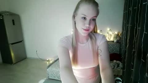 lunapeony online show from 02.20.26