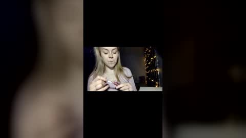 lunapeony online show from 03.22.26