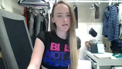 lunapixie2020 online show from 01.17.25