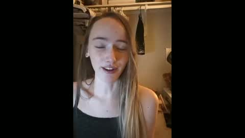 lunapixie2020 online show from 01.18.25