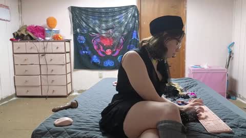 lunaquinn45 online show from 12.14.24