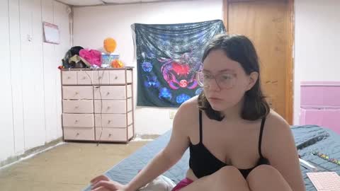 lunaquinn45 online show from 12.23.24