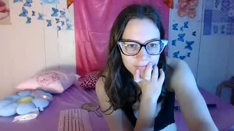 lunaquinn45 online show from 11.22.25