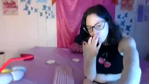 lunaquinn45 online show from 12.19.25