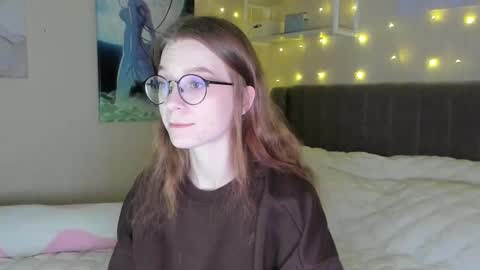 Snapshot of lunar_sofia chatting on 03.07.25 Sofia online show from 03.07.25