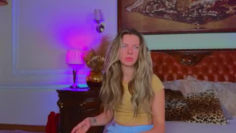 Luna Rishi online show from 11.04.25