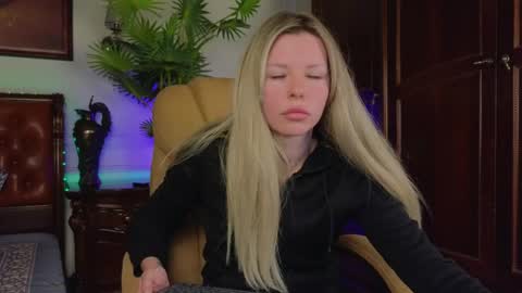 Luna Rishi online show from 04.16.26