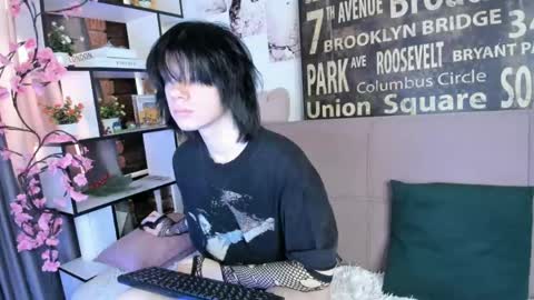 Snapshot of lunaroffset chatting on 06.01.26 Matthew online show from 06.01.26