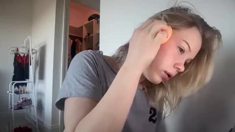 Snapshot of lunarose17 chatting on 02.05.26 lunarose17 online show from 02.05.26