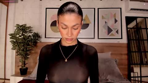 Luna Ruso  online show from 09.20.25