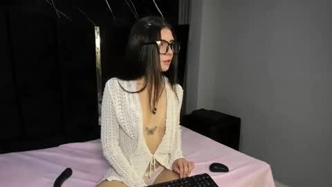 Snapshot of lunasmithyl chatting on 02.21.26 LunaSmithyl online show from 02.21.26