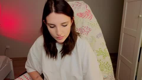 Snapshot of lunatale chatting on 11.20.25 Kate online show from 11.20.25