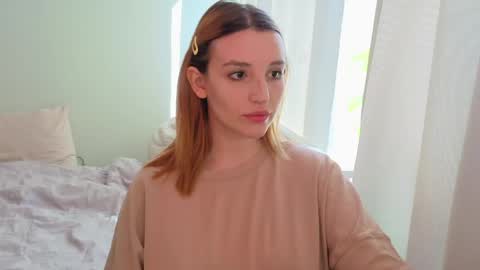 Snapshot of lunatale chatting on 06.08.26 Kate online show from 06.08.26