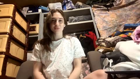 Snapshot of lunavellex chatting on 04.03.26 Mia online show from 04.03.26