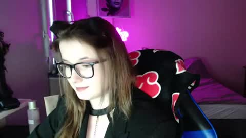Snapshot of lunaxcherry chatting on 06.09.26 LunaXcherry online show from 06.09.26