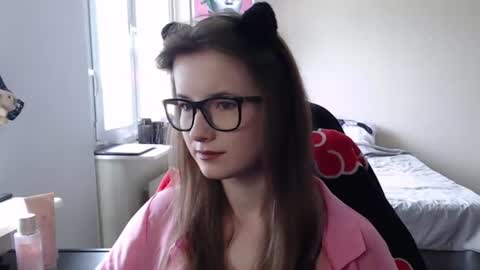 Snapshot of lunaxcherry chatting on 06.13.26 LunaXcherry online show from 06.13.26