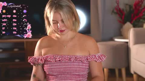 Snapshot of lunea_evienne_ chatting on 05.01.26 Evi online show from 05.01.26