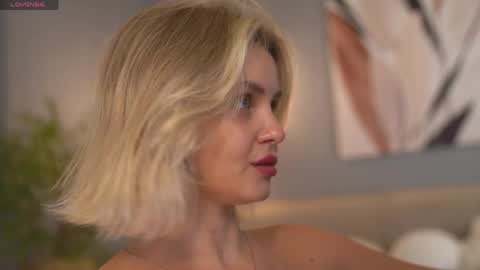 Snapshot of lunea_evienne_ chatting on 05.26.26 Evi online show from 05.26.26
