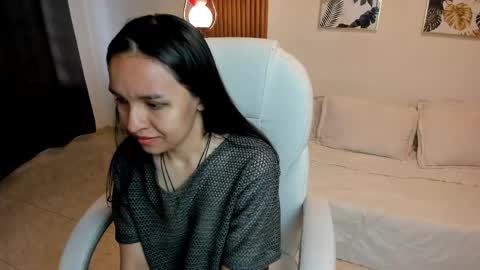 Snapshot of luniksa chatting on 05.31.26 luniksa online show from 05.31.26