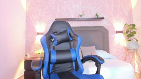 L U N A  online show from 06.11.26