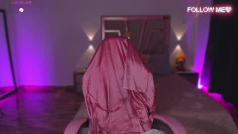 LUNA ROSE online show from 12.03.25